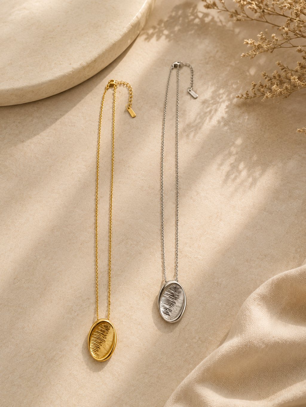 LUXÈLIA NECKLACES