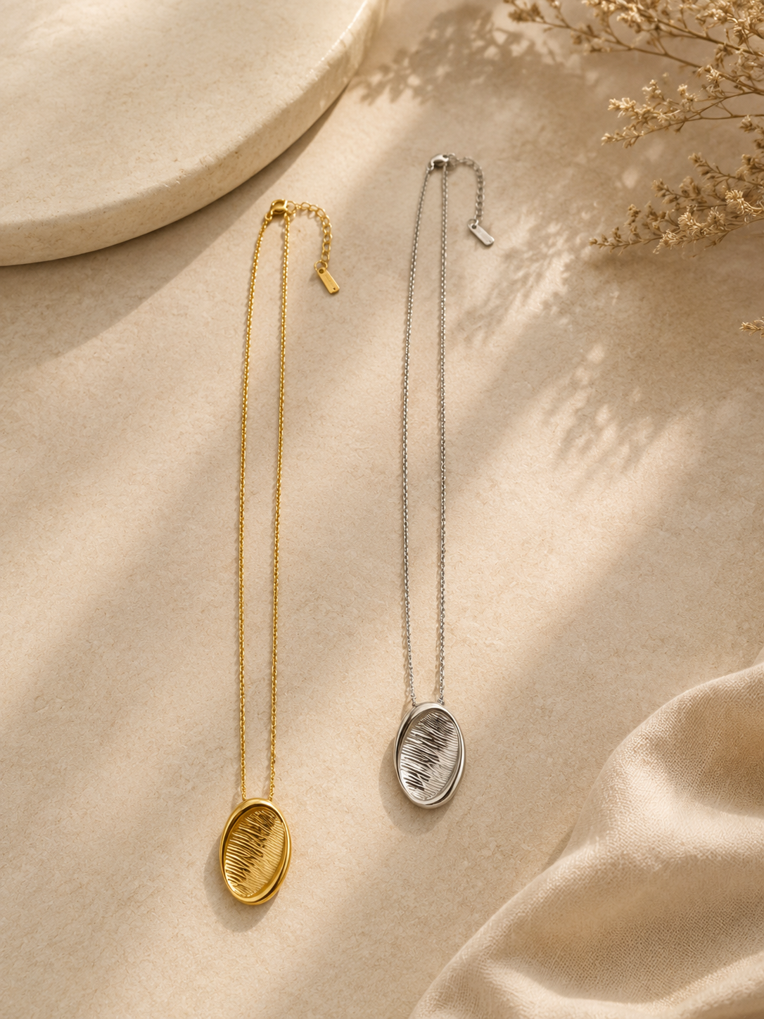 LUXÈLIA NECKLACES