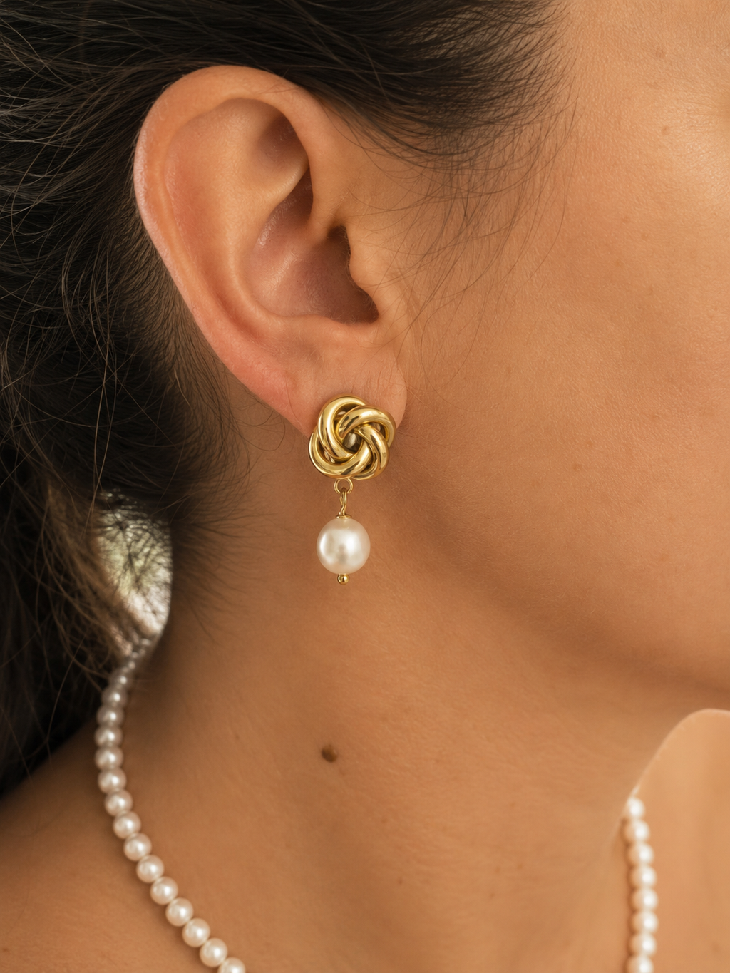 PERLEA BLOOM EARRINGS - Χρυσά knot σκουλαρίκια με μαργαριτάρι | Mussé Accessories