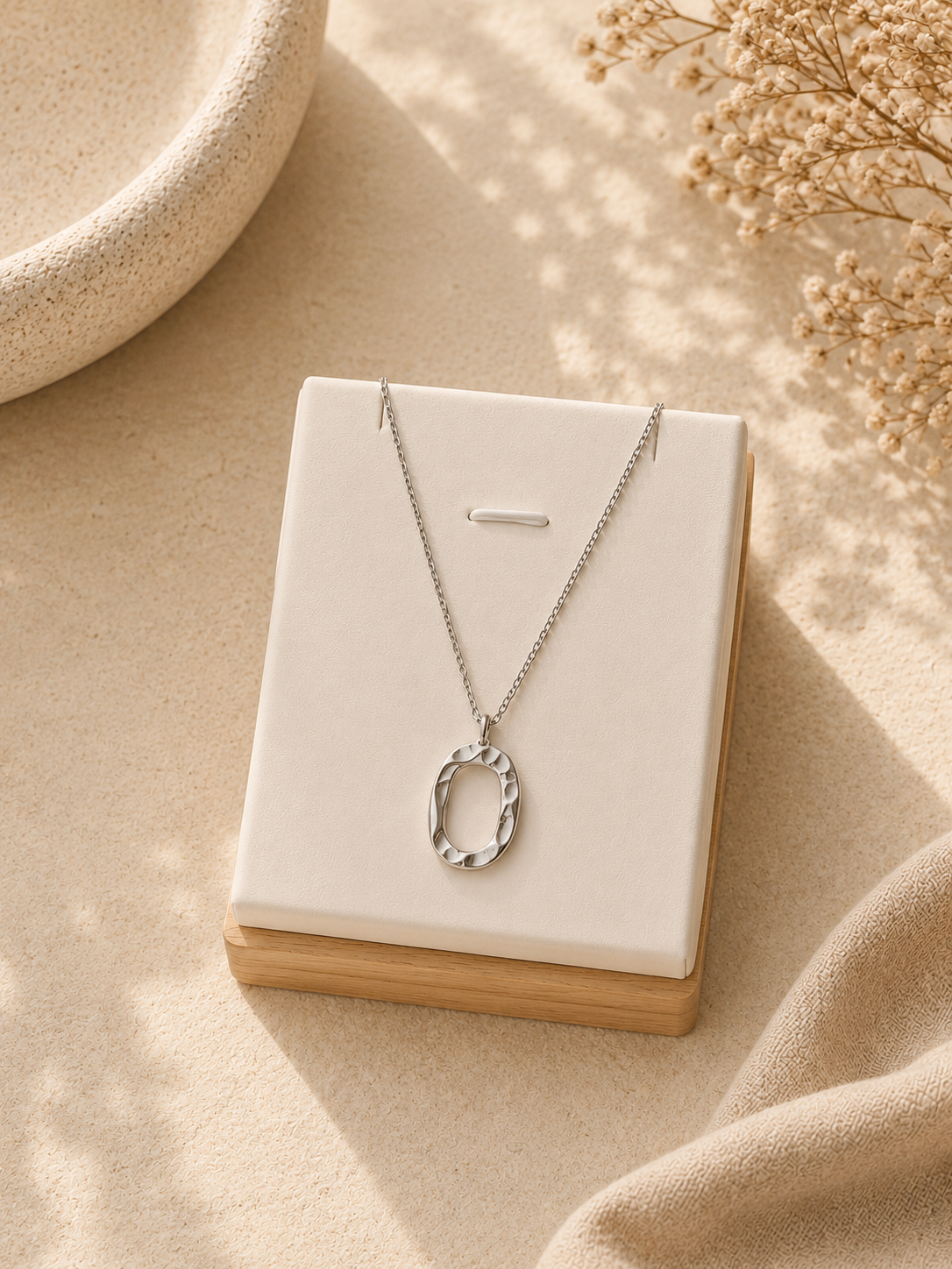 OVÈLIA NECKLACES