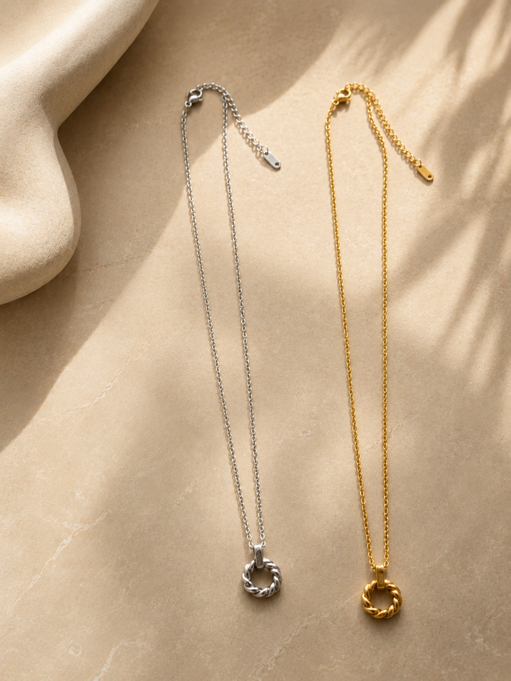 RELIÈVA NECKLACES
