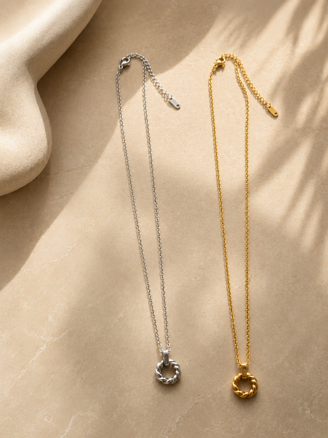 RELIÈVA NECKLACES