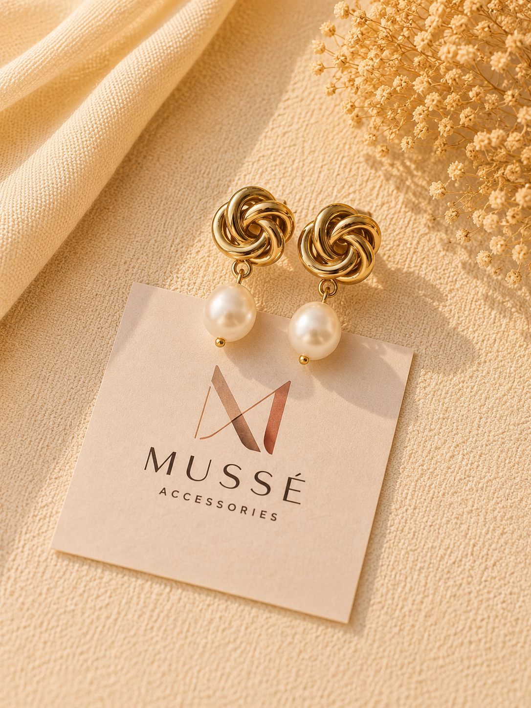 PERLEA BLOOM EARRINGS - Χρυσά knot σκουλαρίκια με μαργαριτάρι | Mussé Accessories