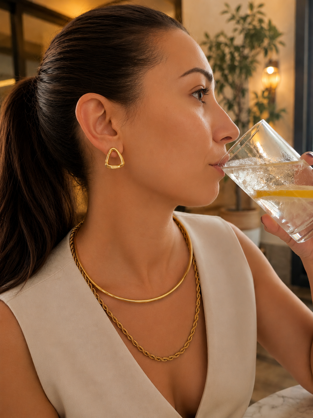NOVA EARRINGS - Χρυσά geometric triangle stud σκουλαρίκια | Mussé Accessories