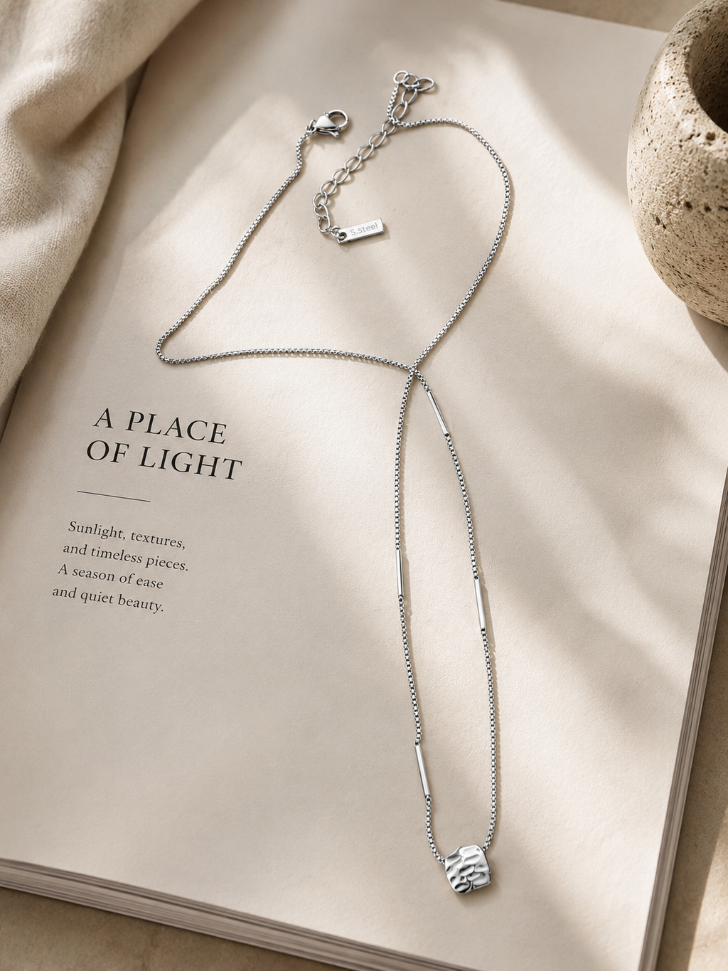 ROSÉLIS NECKLACES